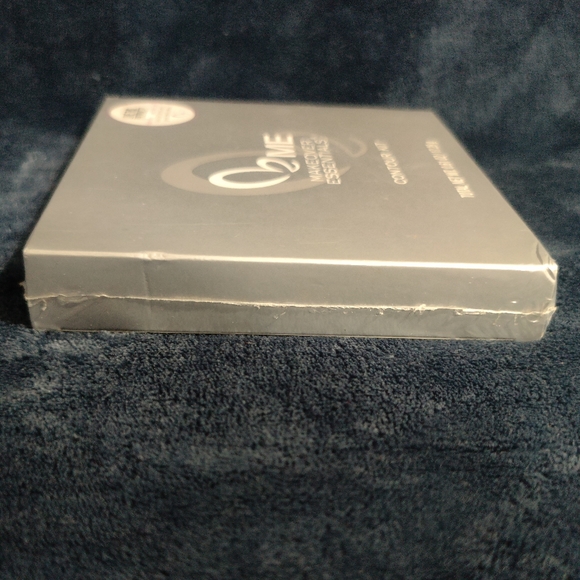 ME MAKEOVER ESSENTIALS Contour Kit - Picture 5 of 7